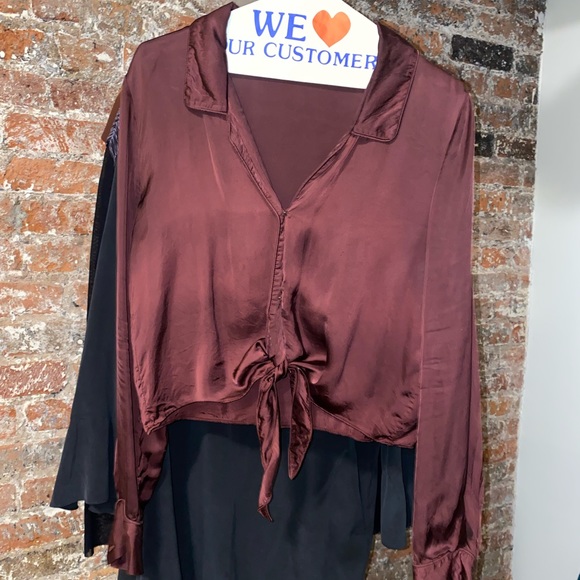 Wilfred Aritzia tie front blouse - Picture 2 of 3